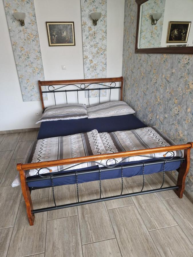 Balassi apartment Štúrovo Bagian luar foto